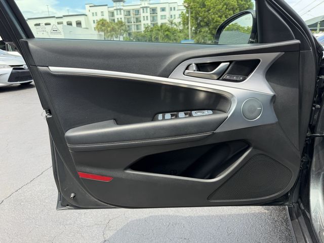 2021 Genesis G70 2.0T RWD - 23073918 - 11