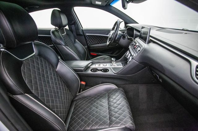 2021 Genesis G70 3.3T AWD - 22974264 - 19