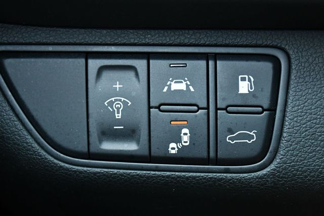 2021 Genesis G70 3.3T RWD Sedan W/Navigation & Blind Spot Assist - 23003298 - 51