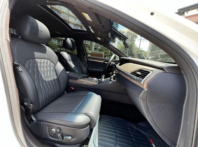 2021 Genesis G90 5.0L Ultimate RWD - 22938487 - 19