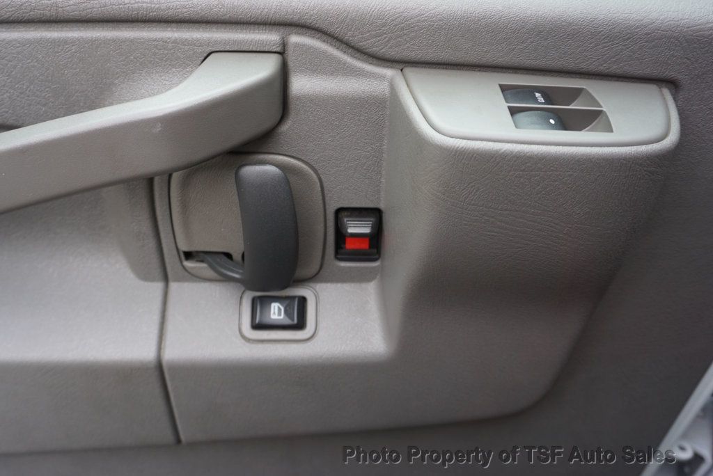 2021 GMC Savana Cargo Van RWD 2500 135" REAR CAMERA APPLE/ANDROID CARPLAY VERY CLEAN VAN  - 22828177 - 31