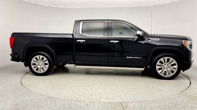 2021 GMC Sierra 1500 4WD Crew Cab 147'' Denali with Ultimate Package & 6.2L V8 Engine - 23000053 - 3