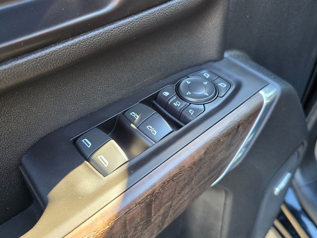 2021 GMC Sierra 3500HD Denali - 22938647 - 30