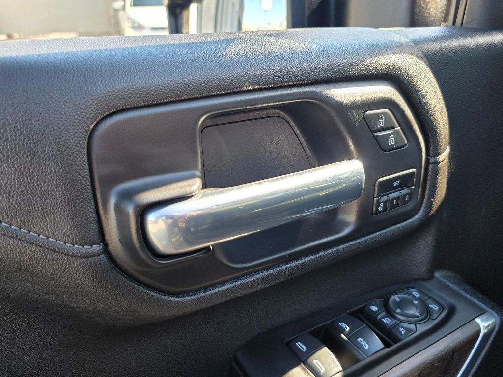 2021 GMC Sierra 3500HD Denali - 22938647 - 31