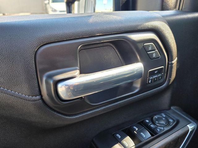 2021 GMC Sierra 3500HD Denali - 22938647 - 31
