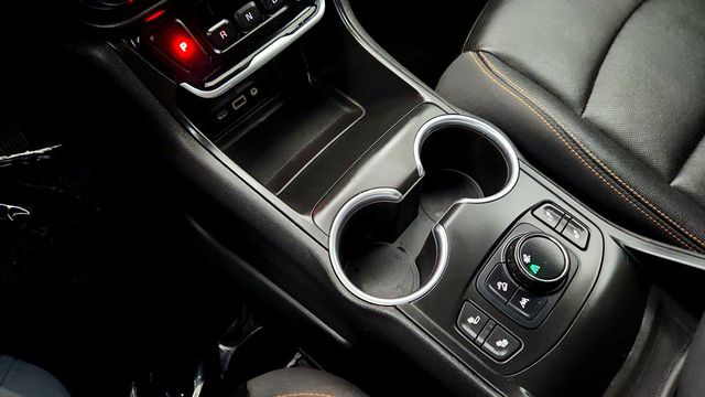 2021 GMC Terrain 4dr SLT with Skyscape Sunroof, Infotainment Pkg II & Pro Safety+ - 22975379 - 15