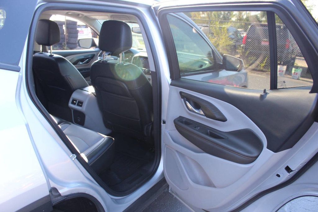 2021 GMC Terrain AWD 4dr SLT - 22927348 - 17