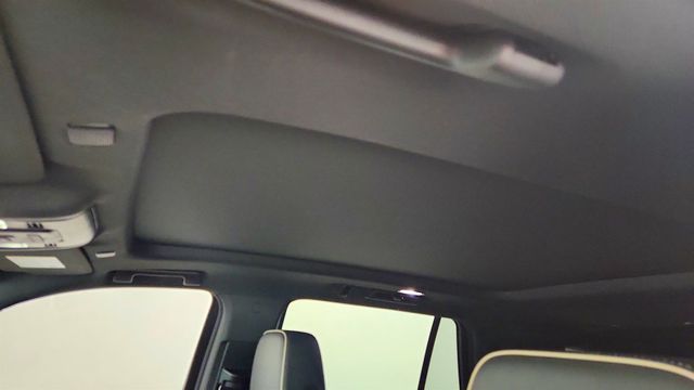 2021 GMC Yukon SLT w/ Premium Package & Heated 2nd Row Bucket Seats - 22992463 - 9