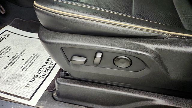 2021 GMC Yukon SLT w/ Premium Package & Heated 2nd Row Bucket Seats - 22992463 - 11