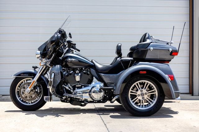 2021 Harley-Davidson FLHTCUTG TRI GLIDE ULTRA CLASSIC NICE TOURING TRIKE!! - 23037534 - 1