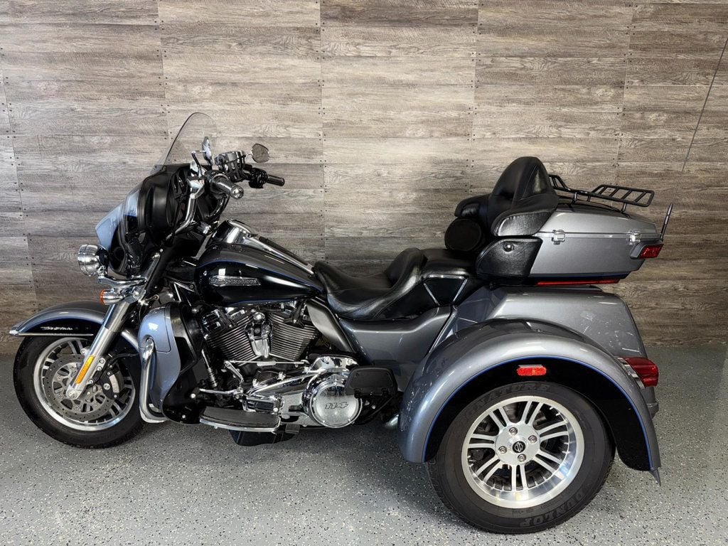 2021 Harley-Davidson FLHTCUTG Triglide Ultra Classic One Owner! - 22927255 - 10