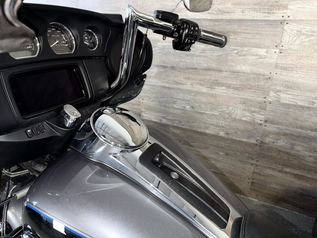 2021 Harley-Davidson FLHTCUTG Triglide Ultra Classic One Owner! - 22927255 - 13