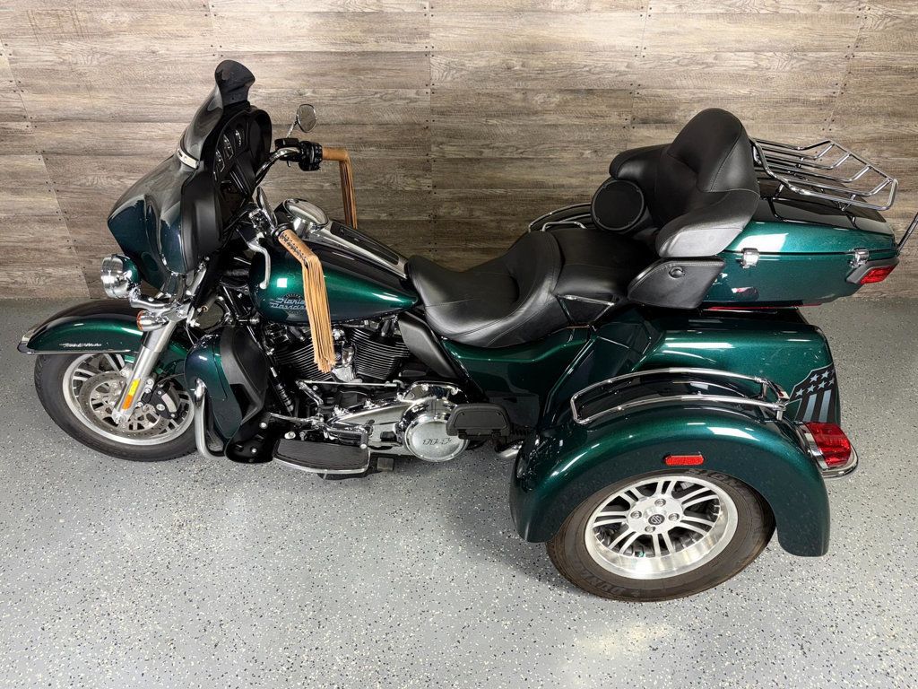2021 Harley-Davidson FLHTCUTG Triglide Ultra Classic Snake Venom Paint! - 22943421 - 15