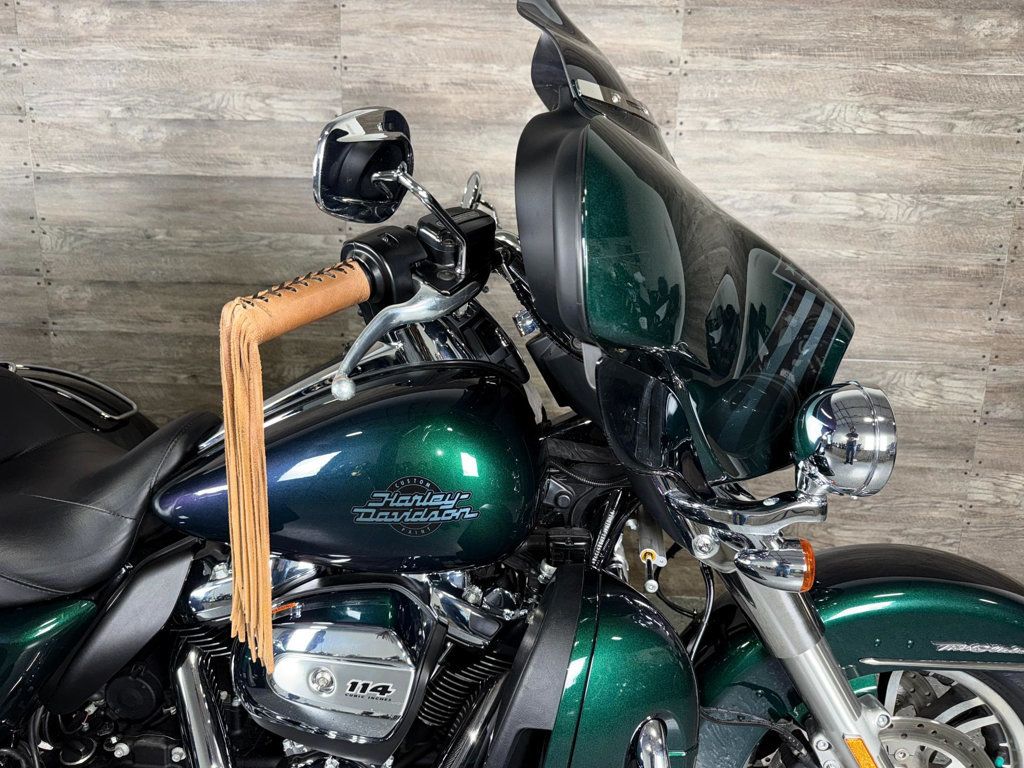 2021 Harley-Davidson FLHTCUTG Triglide Ultra Classic Snake Venom Paint! - 22943421 - 3