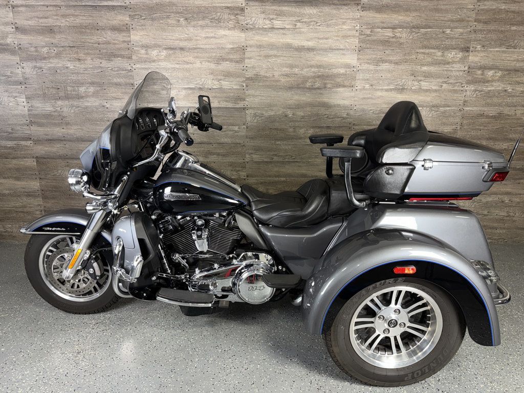 2021 Harley-Davidson FLHTCUTG Triglide Ultra Classic SUPER CLEAN! - 23082527 - 10