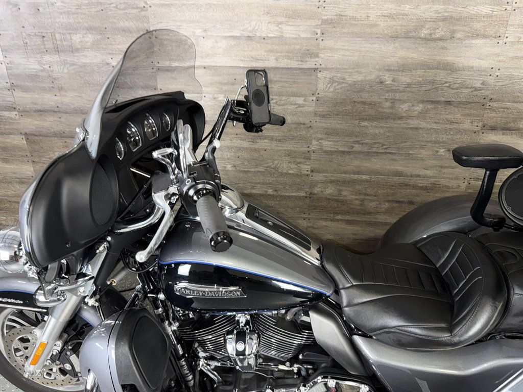 2021 Harley-Davidson FLHTCUTG Triglide Ultra Classic SUPER CLEAN! - 23082527 - 11