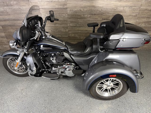 2021 Harley-Davidson FLHTCUTG Triglide Ultra Classic SUPER CLEAN! - 23082527 - 15