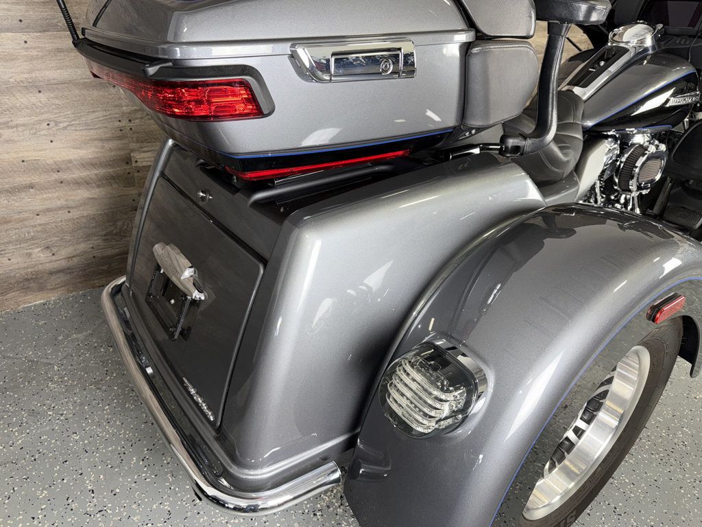 2021 Harley-Davidson FLHTCUTG Triglide Ultra Classic SUPER CLEAN! - 23082527 - 7