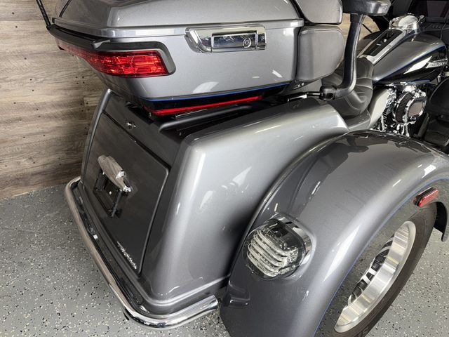 2021 Harley-Davidson FLHTCUTG Triglide Ultra Classic SUPER CLEAN! - 23082527 - 7