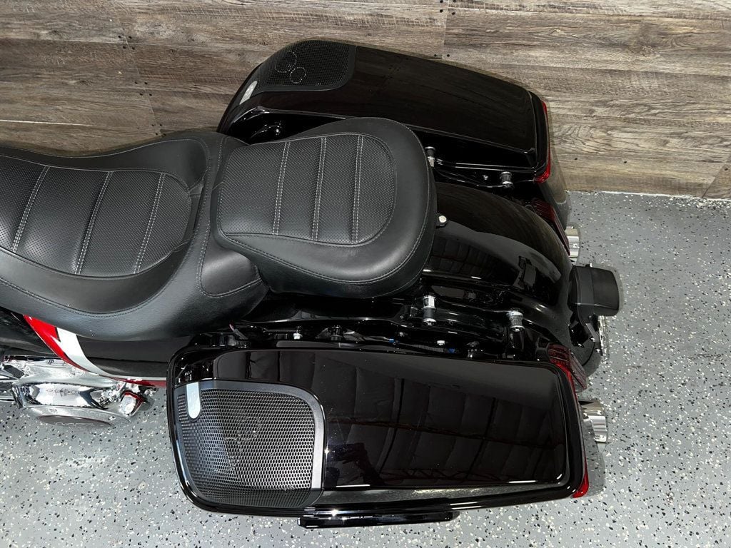 2021 Harley-Davidson FLTRXSE CVO Road Glide One Owner! - 22777306 - 15