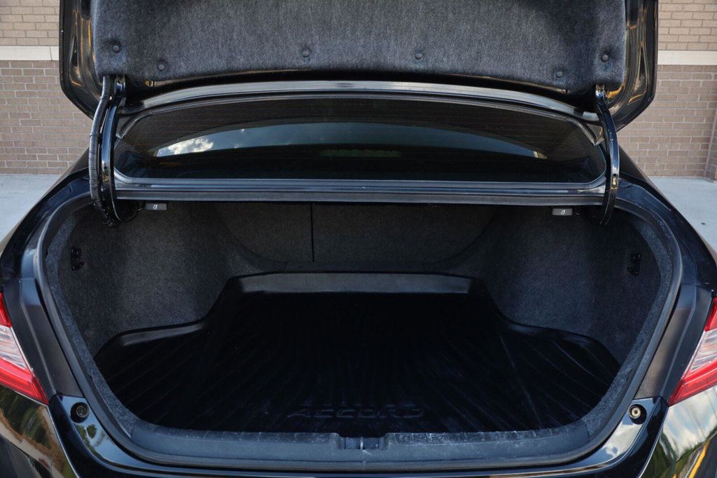 Honda Accord photo 13