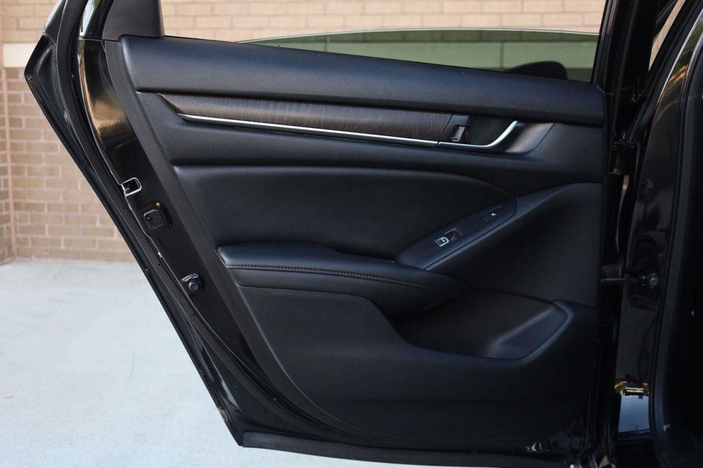 Honda Accord photo 20