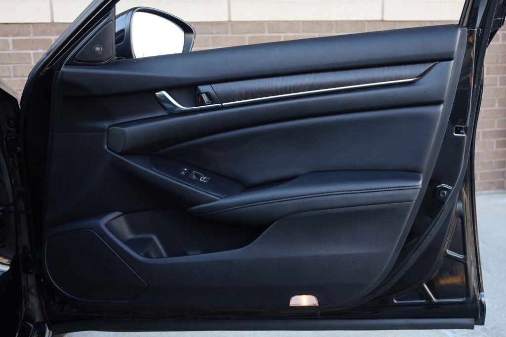 Honda Accord photo 25