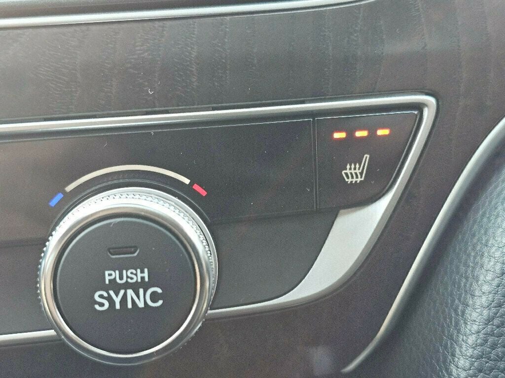 2021 Honda Accord Sedan EX-L 1.5T CVT - 22913412 - 33