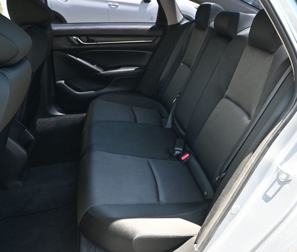 Honda Accord photo 18
