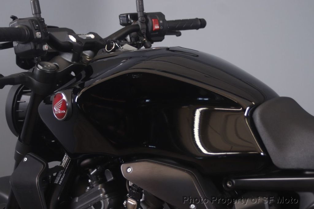 2021 Honda CB1000R Black Edition PRICE REDUCED! - 21990375 - 39