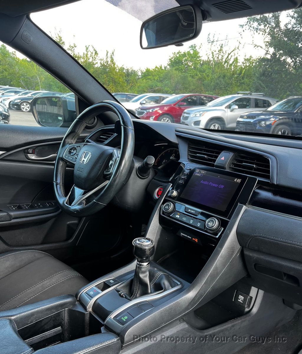 2021 Honda Civic Hatchback 6 Speed stick Shift  - 23083065 - 18