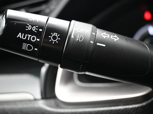 2021 Honda Civic Hatchback EX CVT - 22971576 - 28