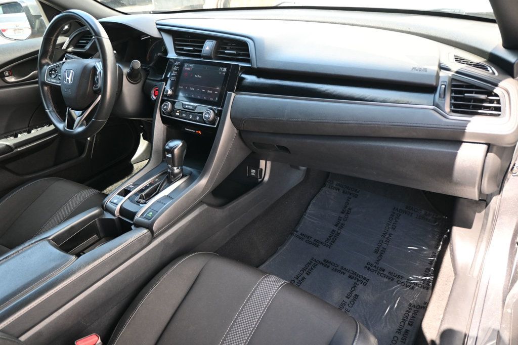 Honda Civic photo 8