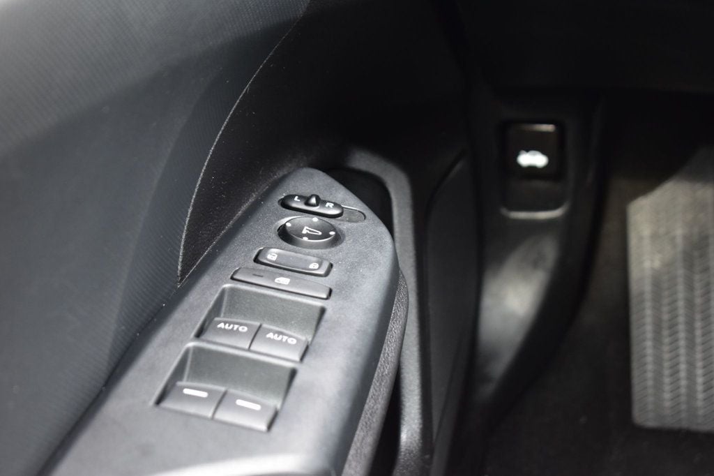 2021 Honda Civic Hatchback Sport CVT - 23067796 - 31