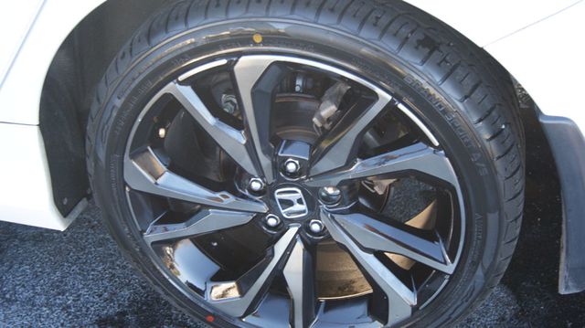 2021 Honda Civic Sedan 1 OWNET ,4 NEW TIRES , JUST SERVICED, VERY CLEAN INSIDE AND OUT  - 22952092 - 46