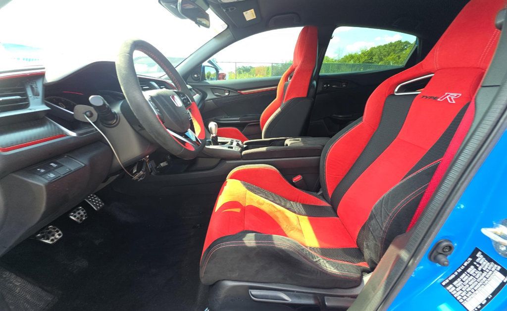 2021 Honda Civic Type R Touring photo 5