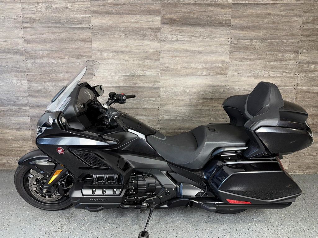 2021 Honda GL1800 Goldwing Tour DCT One Owner! - 22933516 - 11