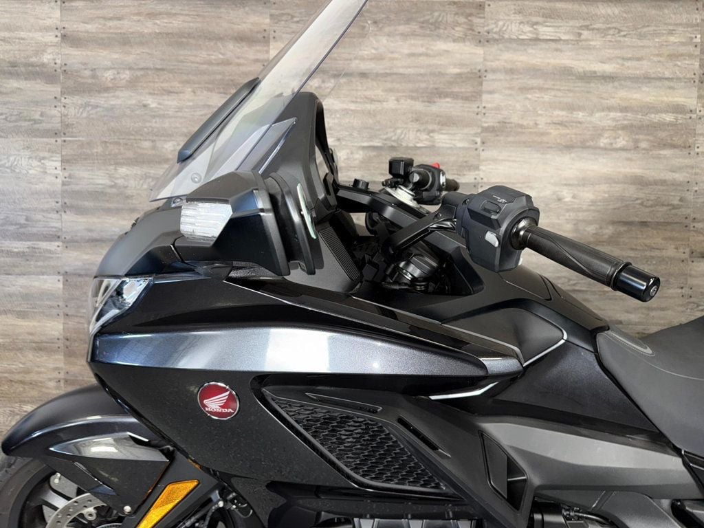 2021 Honda GL1800 Goldwing Tour DCT One Owner! - 22933516 - 12