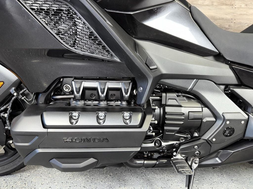 2021 Honda GL1800 Goldwing Tour DCT One Owner! - 22933516 - 13