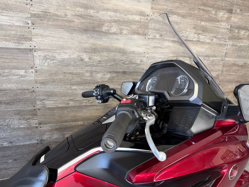 2021 Honda GL1800 Goldwing Tour DCT One Owner! - 23040603 - 6