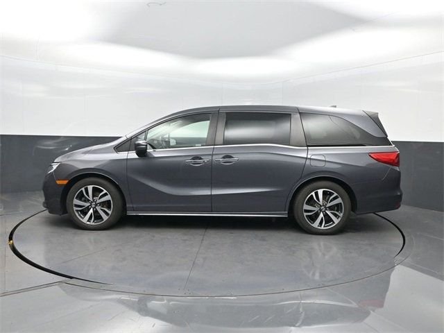 2021 Honda Odyssey Touring photo 2
