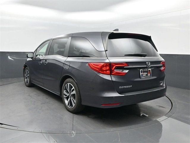 2021 Honda Odyssey Touring photo 3