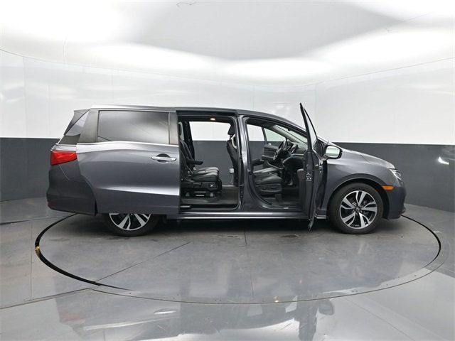 2021 Honda Odyssey Touring photo 31