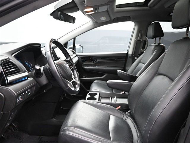 2021 Honda Odyssey Touring photo 6