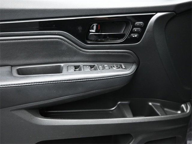 2021 Honda Odyssey Touring photo 8