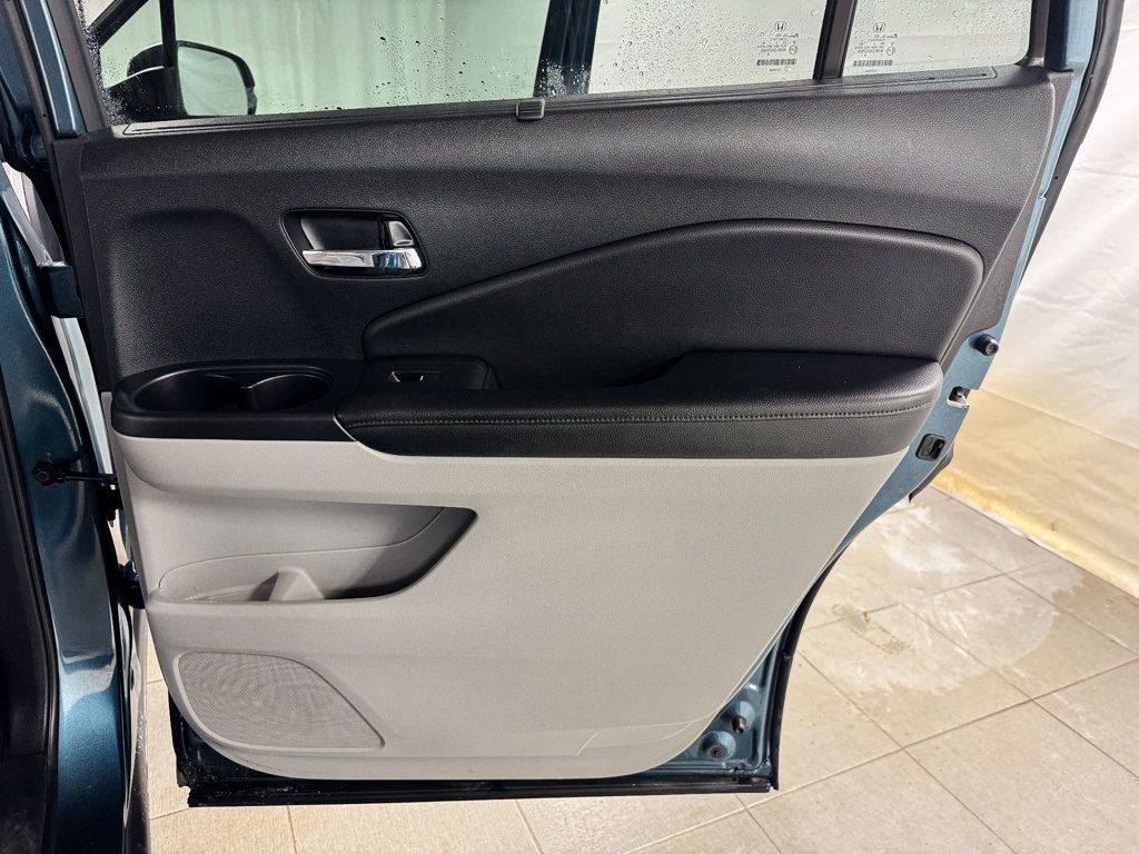 2021 Honda Pilot EX-L AWD - 22976791 - 17