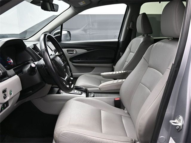 2021 Honda Pilot Touring 7-Passenger 2WD - 22949657 - 9