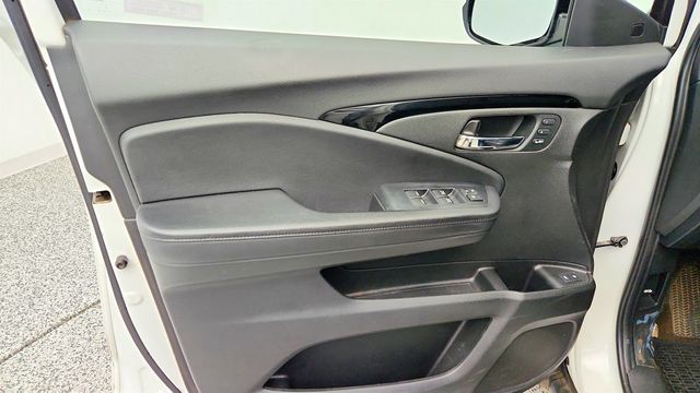 2021 Honda Pilot Touring 8-Seater AWD 1 OWNER  - 23013789 - 10