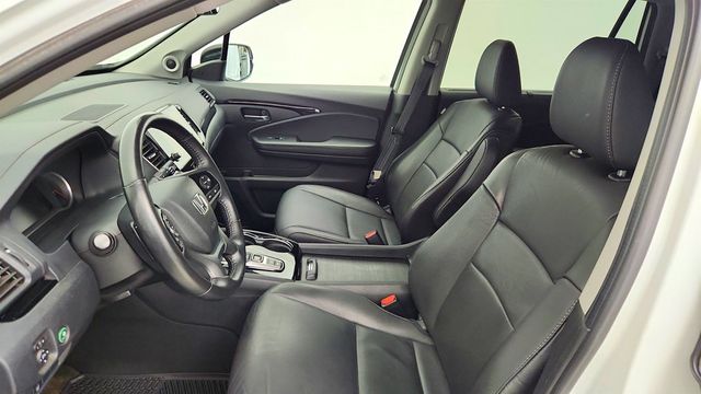 2021 Honda Pilot Touring 8-Seater AWD 1 OWNER  - 23013789 - 19