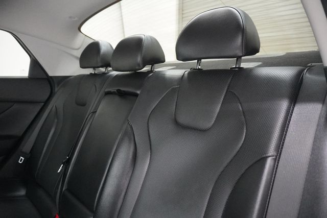 2021 Hyundai Elantra Limited IVT - 23030072 - 9